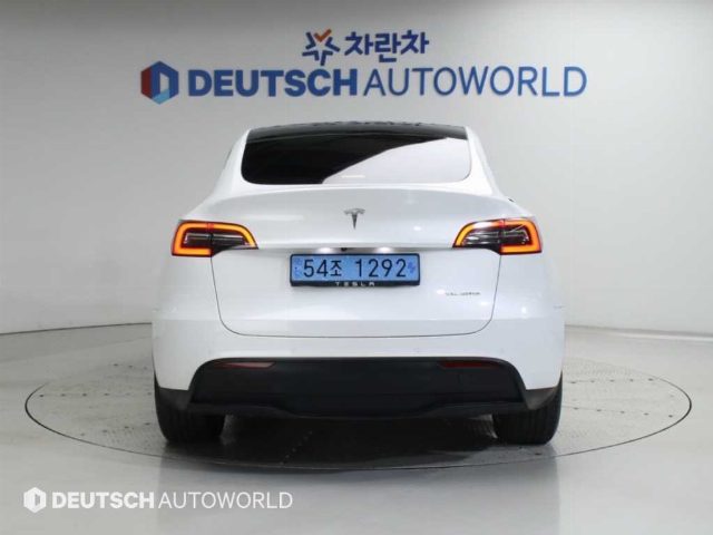 테슬라 모델 Y 롱 레인지 2022년 8월 중고차 사진 4