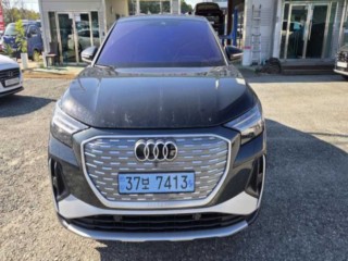 아우디 Q4