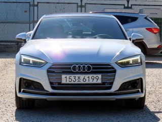 아우디 A5 (F5)