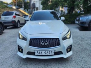 인피니티 Q50