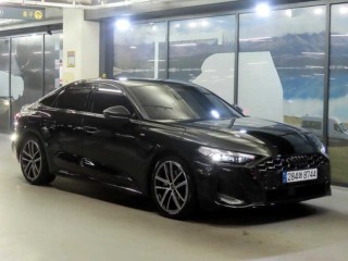 아우디 A5 (B10)