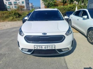 니로 하이브리드 중고차 니로 1.6 하이브리드 외관