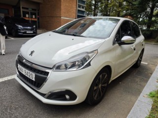 푸조 208