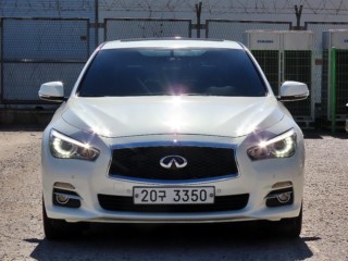 인피니티 Q50