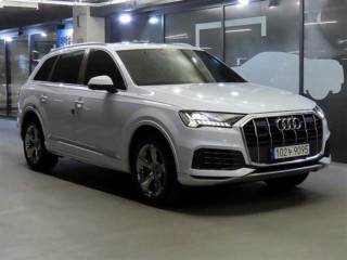 아우디 Q7 (4M)