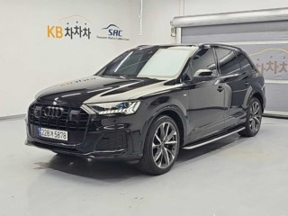 아우디 Q7 (4M)