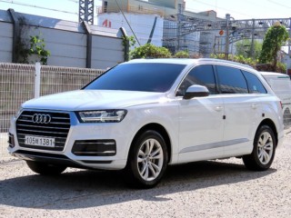 아우디 Q7 (4M)