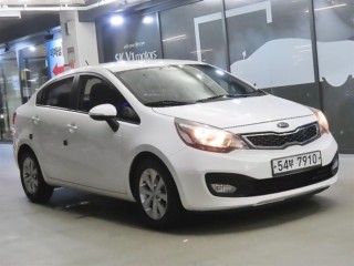 수원 중고차 기아 올뉴프라이드 4DR 1.6GDI 럭셔리 2013.05식 147,207km