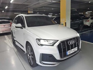 아우디 Q7 (4M)