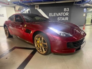 페라리 GTC4 루쏘