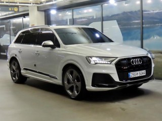 아우디 SQ7 (4M)