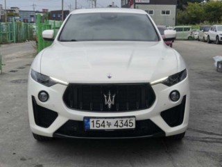 수원 중고차 마세라티 르반떼 3.0 AWD 2017.07식 128,789km