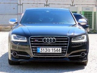 아우디 S8