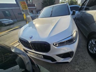 BMW X5M (F95)