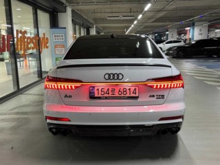 아우디 A6 (C8)