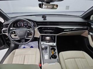 아우디 A6 (C8)