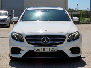 벤츠 E300 4MATIC AMG LINE 대표 사진
