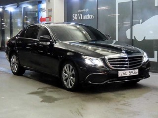 벤츠 E300 4MATIC 익스클루시브 대표 사진