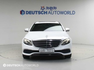 벤츠 E300 익스클루시브 대표 사진