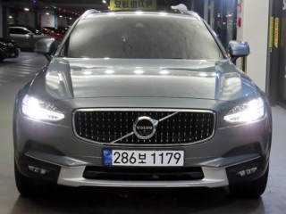 볼보 V90 크로스컨트리