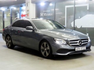 벤츠 E300 4MATIC 아방가르드 대표 사진