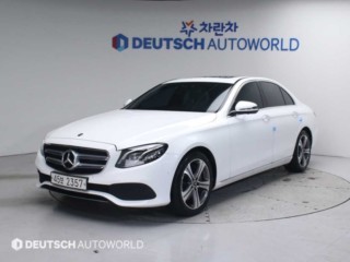 벤츠 E300 4MATIC 아방가르드 대표 사진