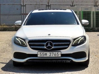 벤츠 E300 아방가르드 대표 사진