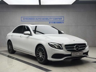 벤츠 E300 4MATIC 아방가르드 대표 사진