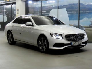 벤츠 E300 아방가르드 대표 사진