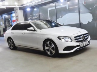 벤츠 E300 아방가르드 대표 사진