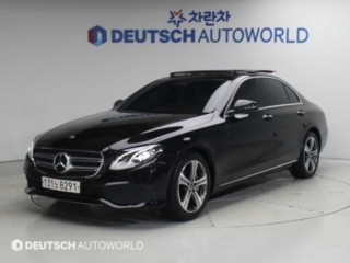 벤츠 E300 아방가르드 대표 사진