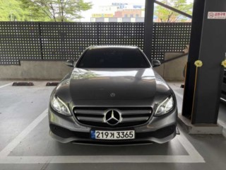 벤츠 E300 아방가르드 대표 사진