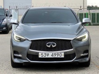 인피니티 Q30 2.0 프리미엄 시티 블랙 2018년 11월 중고차 외관