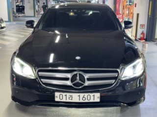 벤츠 E300 4MATIC 아방가르드 대표 사진
