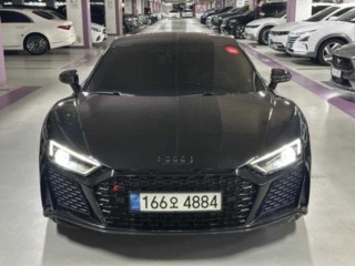 아우디 R8 (4S)