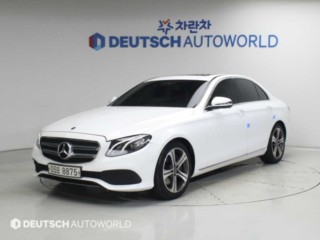벤츠 E300 아방가르드 대표 사진