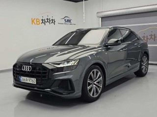 아우디 Q8