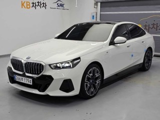 BMW 5시리즈 (G60) 530e M 스포츠 2024년 12월 중고차 외관