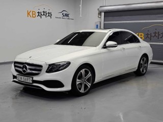 벤츠 E300 아방가르드 대표 사진