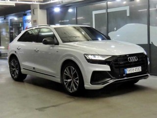 아우디 Q8 55 TFSI 콰트로 프리미엄