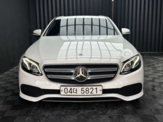 벤츠 E300 4MATIC 익스클루시브 대표 사진
