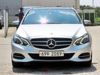 벤츠 E300 4MATIC 아방가르드 대표 사진