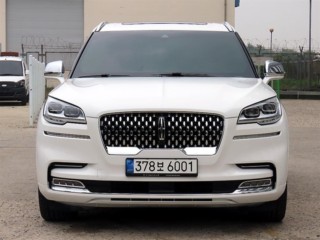 중고차시세조회 에비에이터 2세대 3.0 블랙라벨 AWD 사진 1