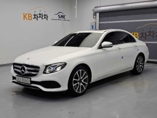 벤츠 E300 4MATIC 아방가르드 대표 사진