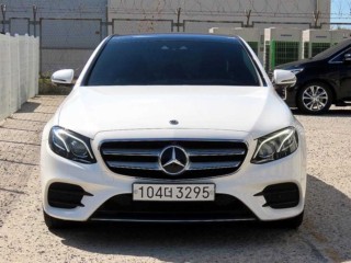 벤츠 E300 4MATIC 익스클루시브 대표 사진