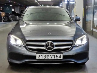 벤츠 E300 아방가르드 대표 사진