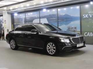 벤츠 E300 4MATIC 아방가르드 대표 사진