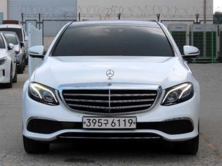 벤츠 E300 4MATIC 익스클루시브 대표 사진