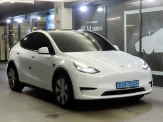테슬라 모델 Y RWD