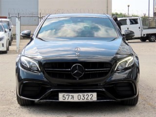 벤츠 E300 4MATIC 익스클루시브 대표 사진